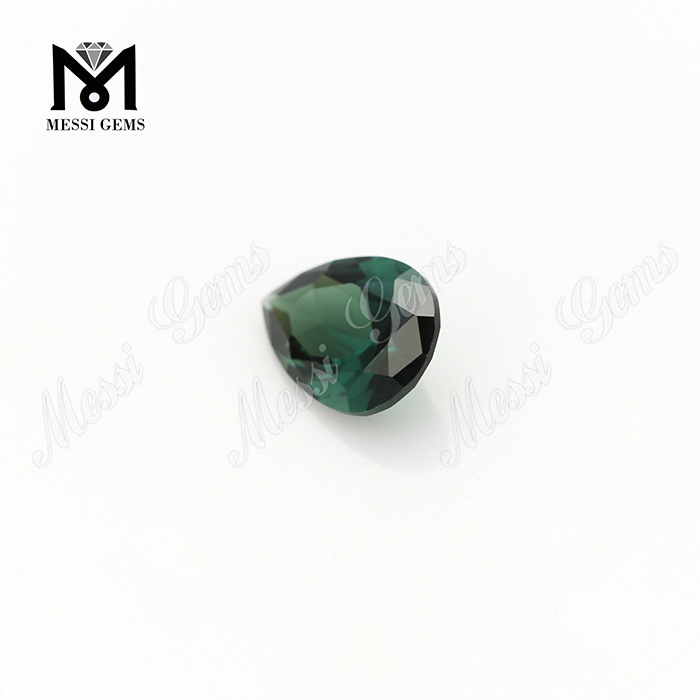 spinello di pera di pietre preziose verdi realizzato in laboratorio per la creazione di gioielli