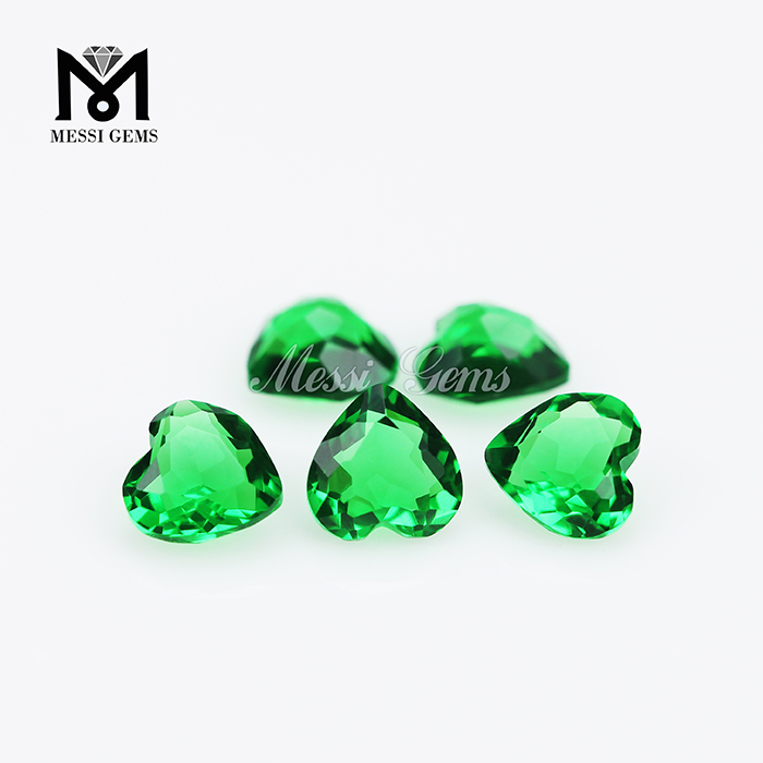 Pietra di vetro verde smeraldo all\'ingrosso a forma di cuore 6*6