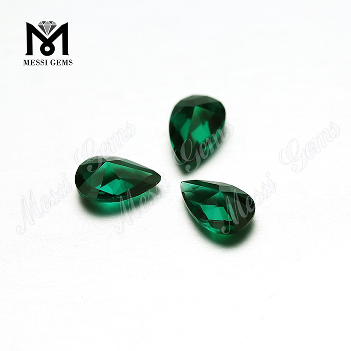 Pietra smeraldo a forma di pera con pietra preziosa smeraldo tagliata a macchina