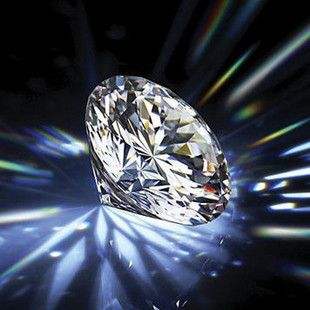 Il diamante moissanite è diventato una nuova moda nella scelta delle fedi nuziali