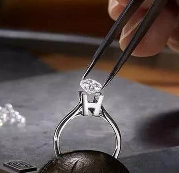 Legge della soglia di penetrazione del 5%: i diamanti da laboratorio stanno per prendere fuoco
