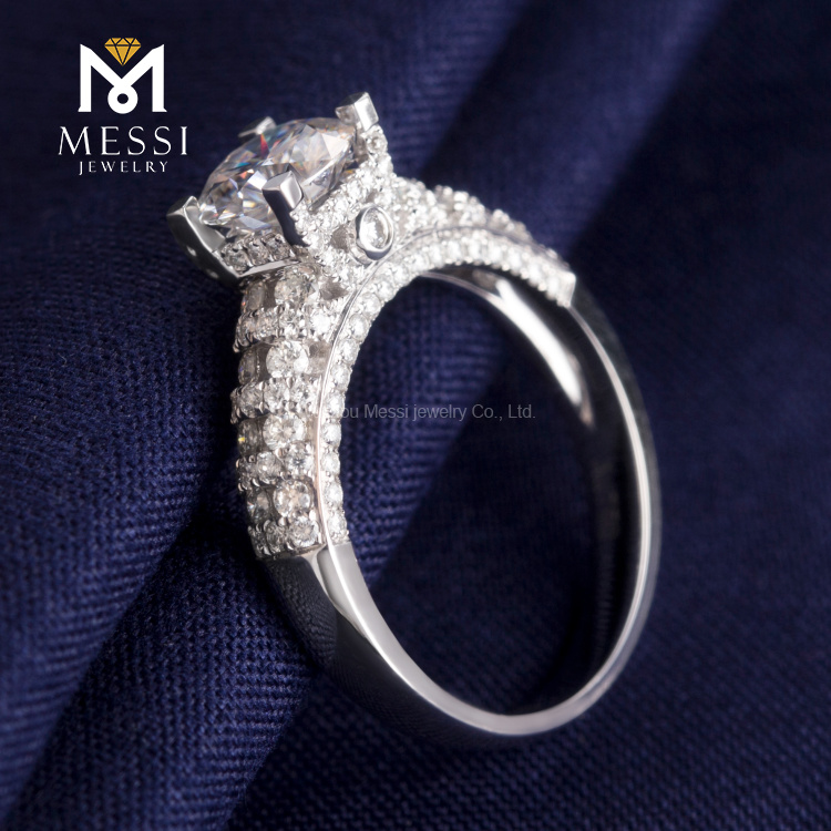 Anello in oro di Moissanite per ragazza