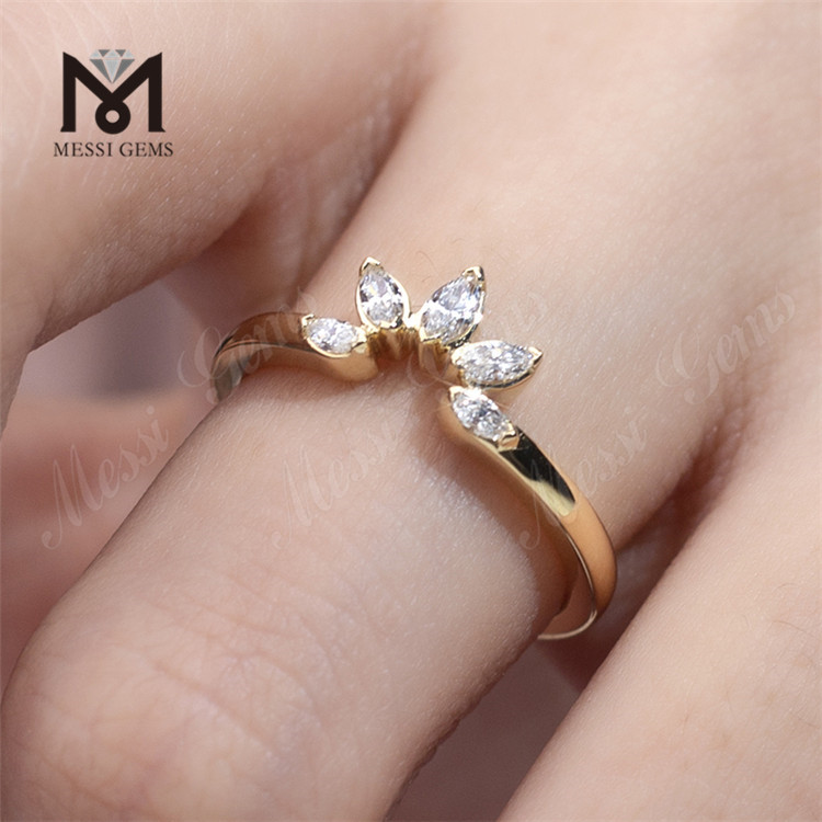 5 pietre 14k diamante coltivato in laboratorio anello marquise in vendita