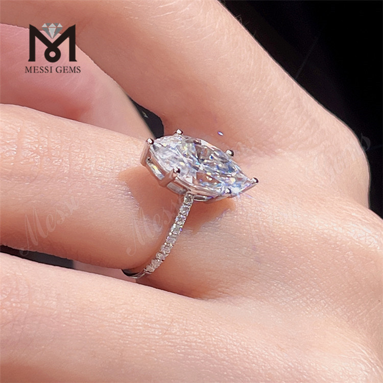 anelli di fidanzamento con diamanti taglio marquise