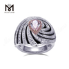 Il fascino dell\'anello con diamante a forma di pera con diamante rosa coltivato in laboratorio da 2 carati