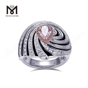 Il fascino dell'anello con diamante a forma di pera con diamante rosa coltivato in laboratorio da 2 carati