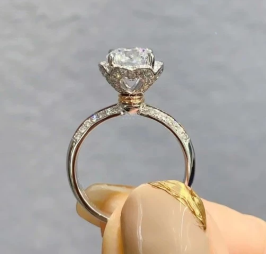 gioielli con diamanti sintetici