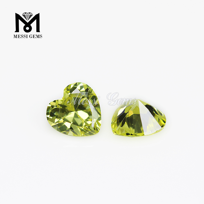 Pietra preziosa sfusa Taglio cuore 5X5mm Gioco di colori o zirconi cubici peridoto di fuoco