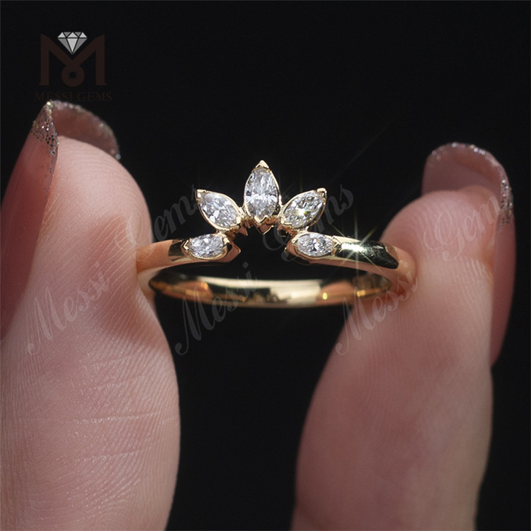5 pietre 14k diamante coltivato in laboratorio anello marquise in vendita