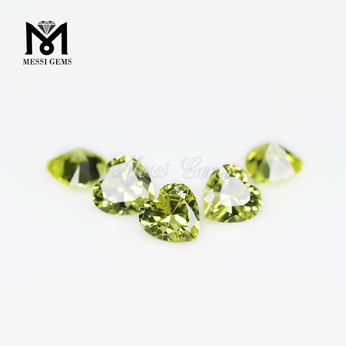 Pietra preziosa sfusa Taglio cuore 5X5mm Gioco di colori o zirconi cubici peridoto di fuoco