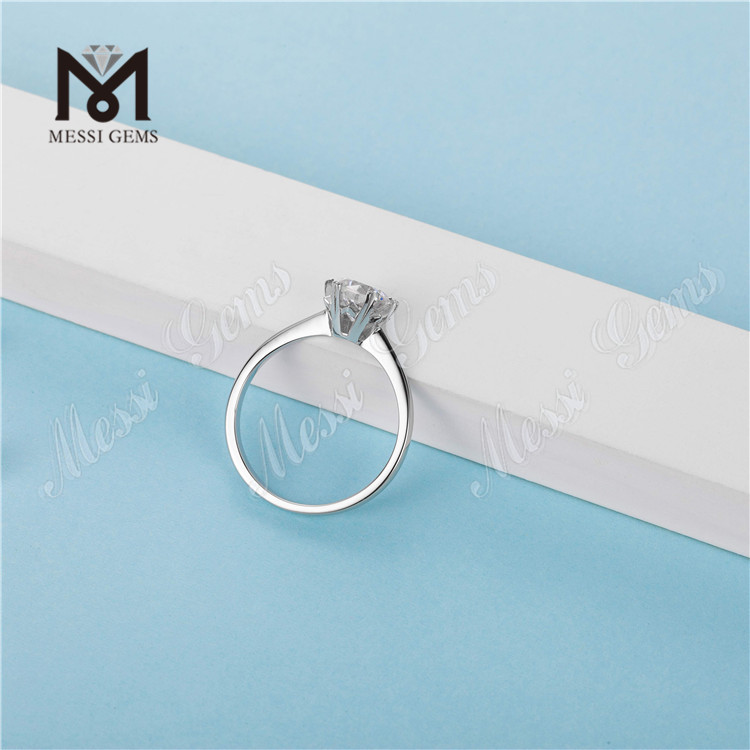 Anello classico in argento sterling 925 con diamante moissanite rotondo Messi Gems