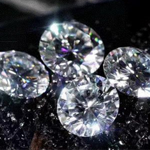 Quanto costano i diamanti moissanite?Si appanneranno?