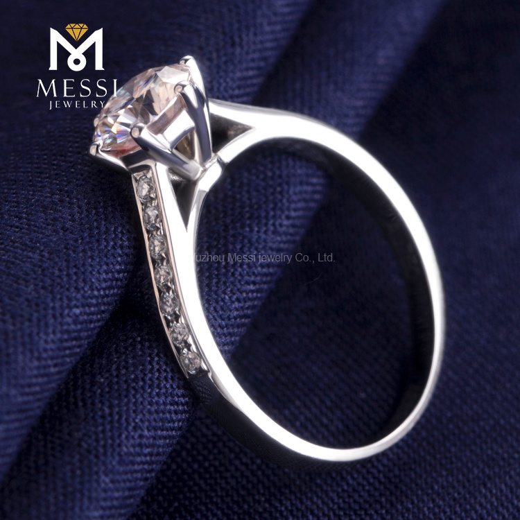 1 anello in oro Carat Moissanite per le donne