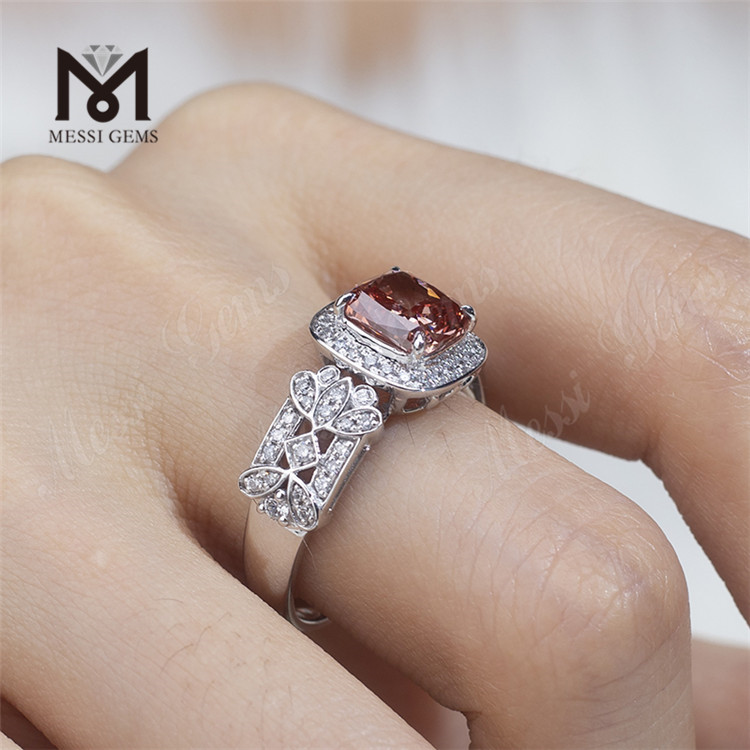 anello con diamante rosa cuscino